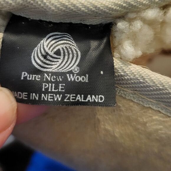 UGG Australia Tall Beige Pure New Wool Lined Leather Boots, Mens 6 Ladies 7 - Picture 9 of 10